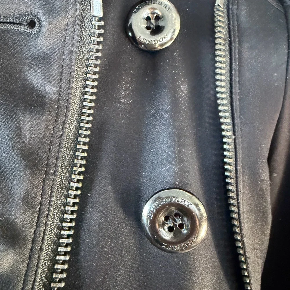 Burberry black Double-Breasted Trench Coat - Picture 4 of 13